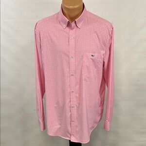 Vineyard Vines Performance long sleeve button down collar shirt.  L